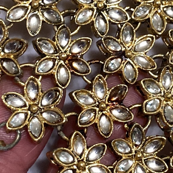 Stunning drop collar design bib necklace - Picture 3 of 12